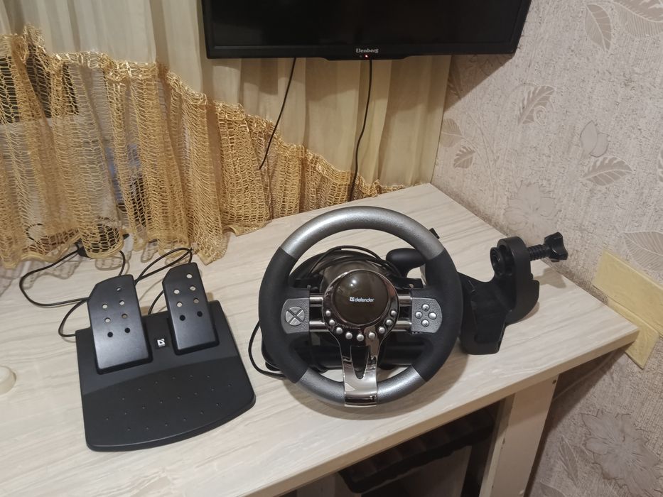Игровой руль Defender Forsage GTR
