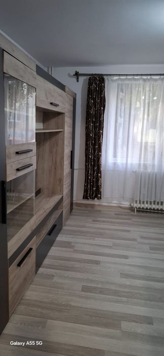 Închiriez garsonieră