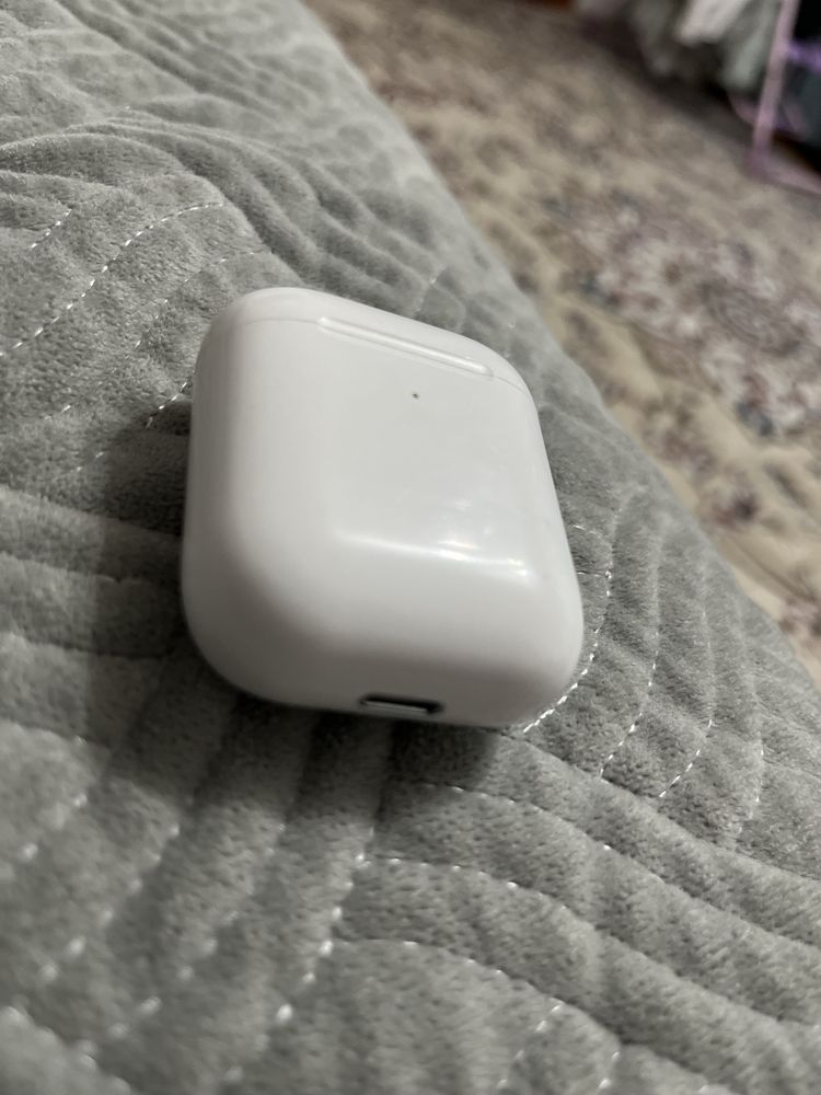AirPods Наушник