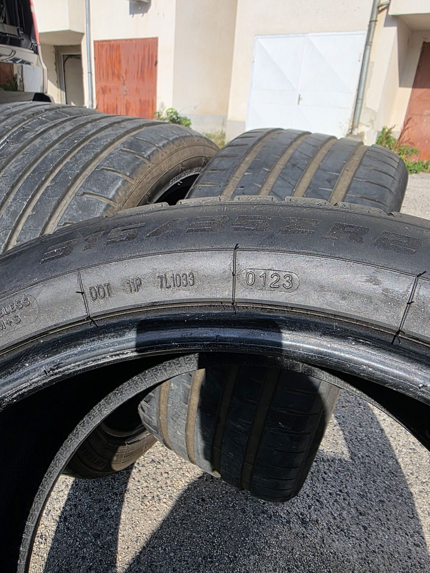 Летни гуми Спорт пакет 275/40/20 и315/35/20 от BMW X5