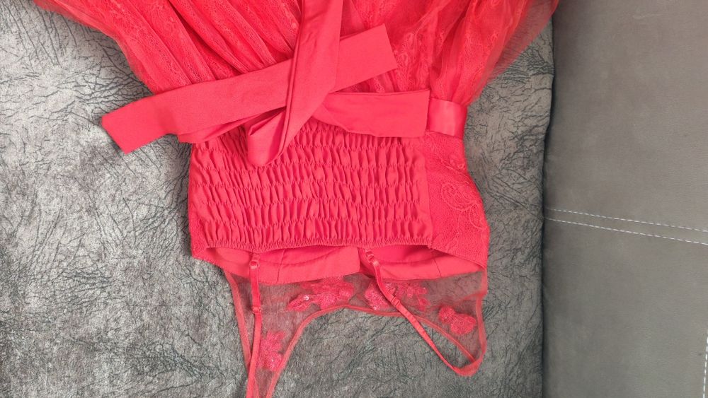 Рокля червена Л размер