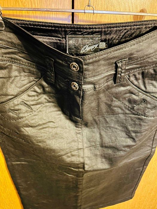 Елегантни поли-ежедневни и делови.