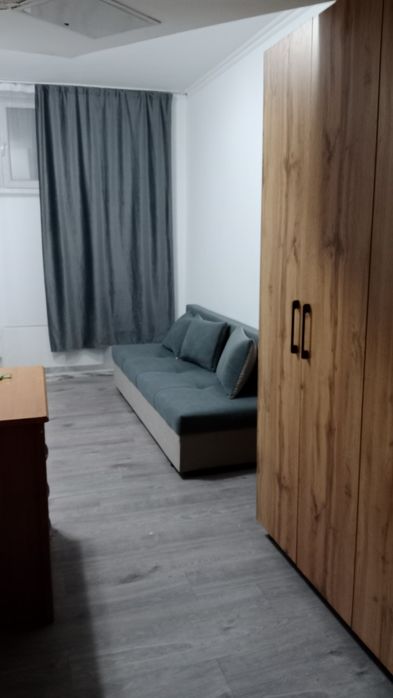 Сдам квартиру студию в цокольном этаже.