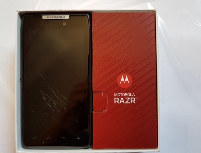 Vand telefon Motorola DROID RAZR XT912