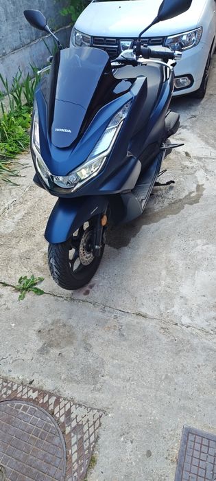 Vând Honda PCX 125 2024