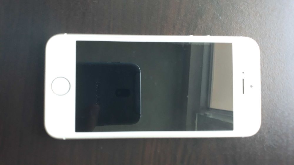 Se 2016 16gb gold rose + airpods 2 pro