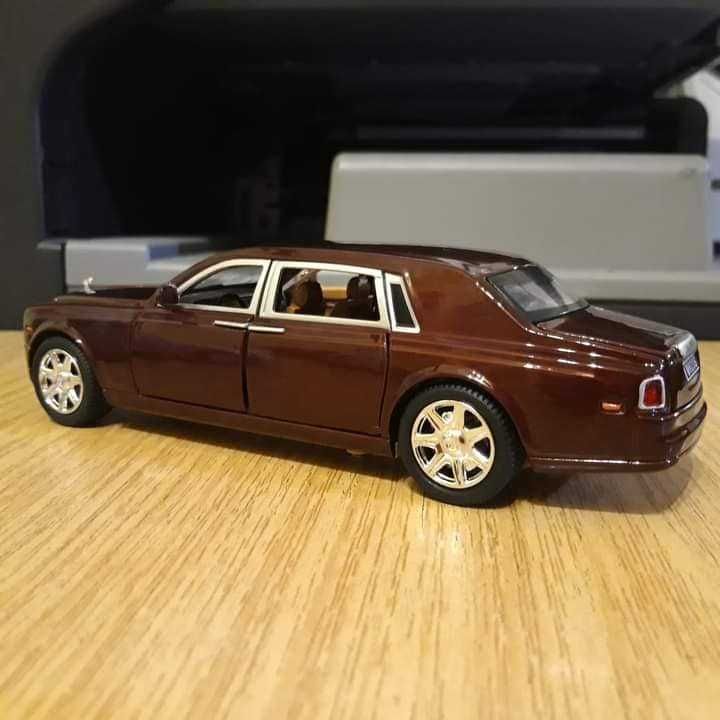 Macheta  auto NOUA,  Rolls Royce,  scara 1:28