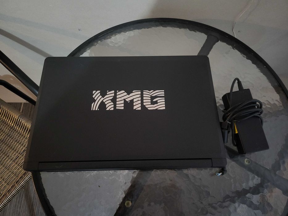 Okazie Laptop XMG (Gaming) cu i7+ 16Gb Ram si SSHD 1TB la 900lei