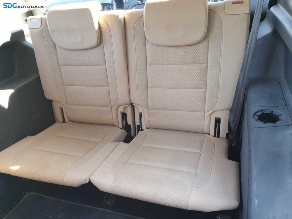 Interior Textil 7 Locuri cu Incalzire Scaun Scaune Fata Stanga Dreapta si Banchete cu Spatar 7 Locuri Volkswagen Touran 1T3 2010 - 2015 [C8096] (necesita cosmetizare, nu e rupt, jumulit, are doar pete)