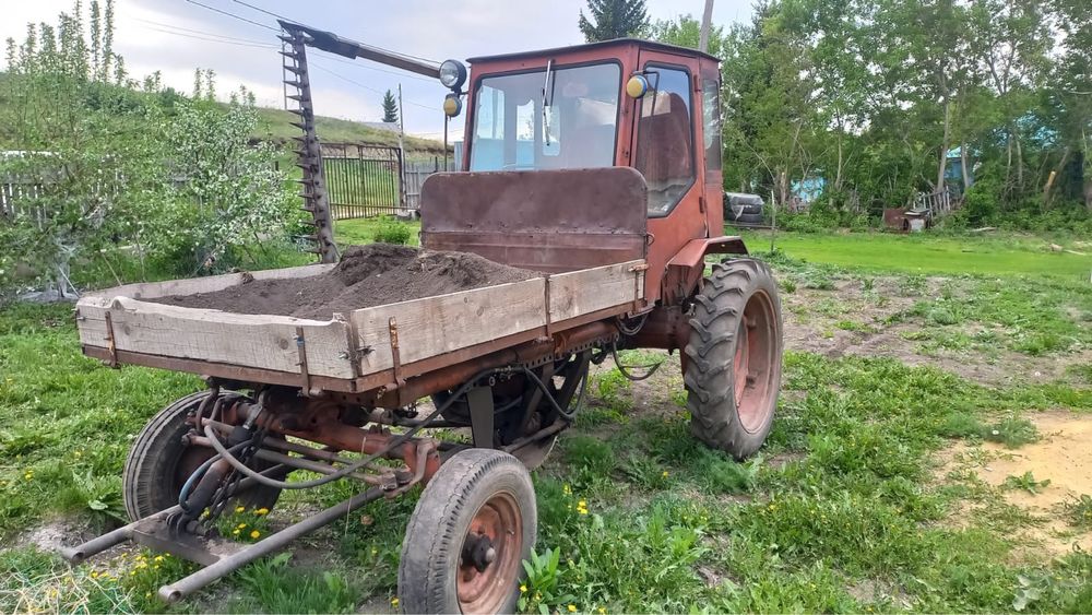 Продам трактор в полном комплекте и в хорошем состояний.