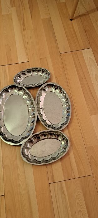 Vind 4 platouri , material inoxidabil