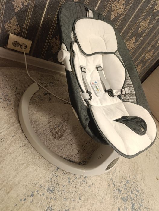 Продам шезлонг ( электронный качалка)