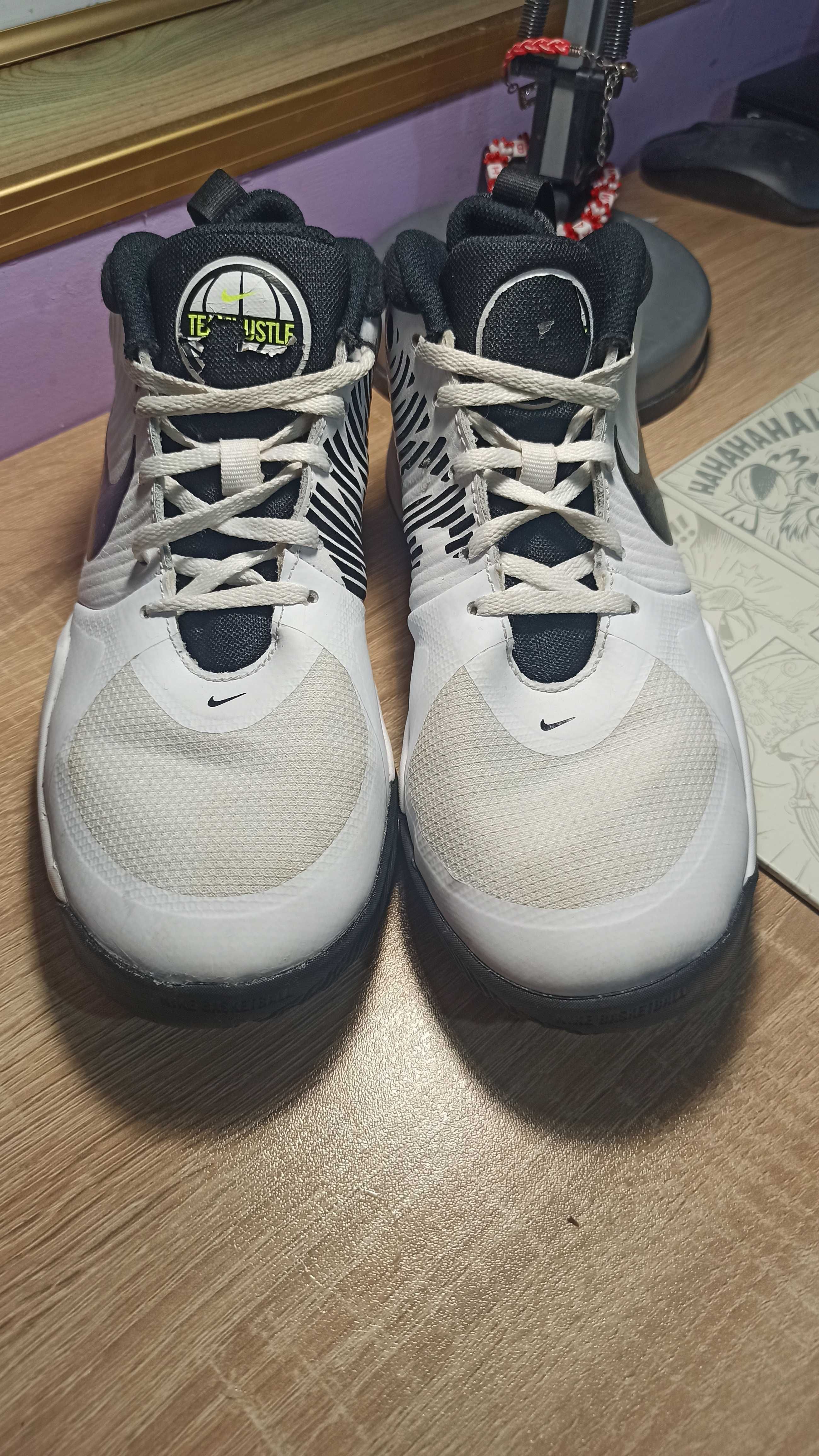Nike Team  Hustle D 9