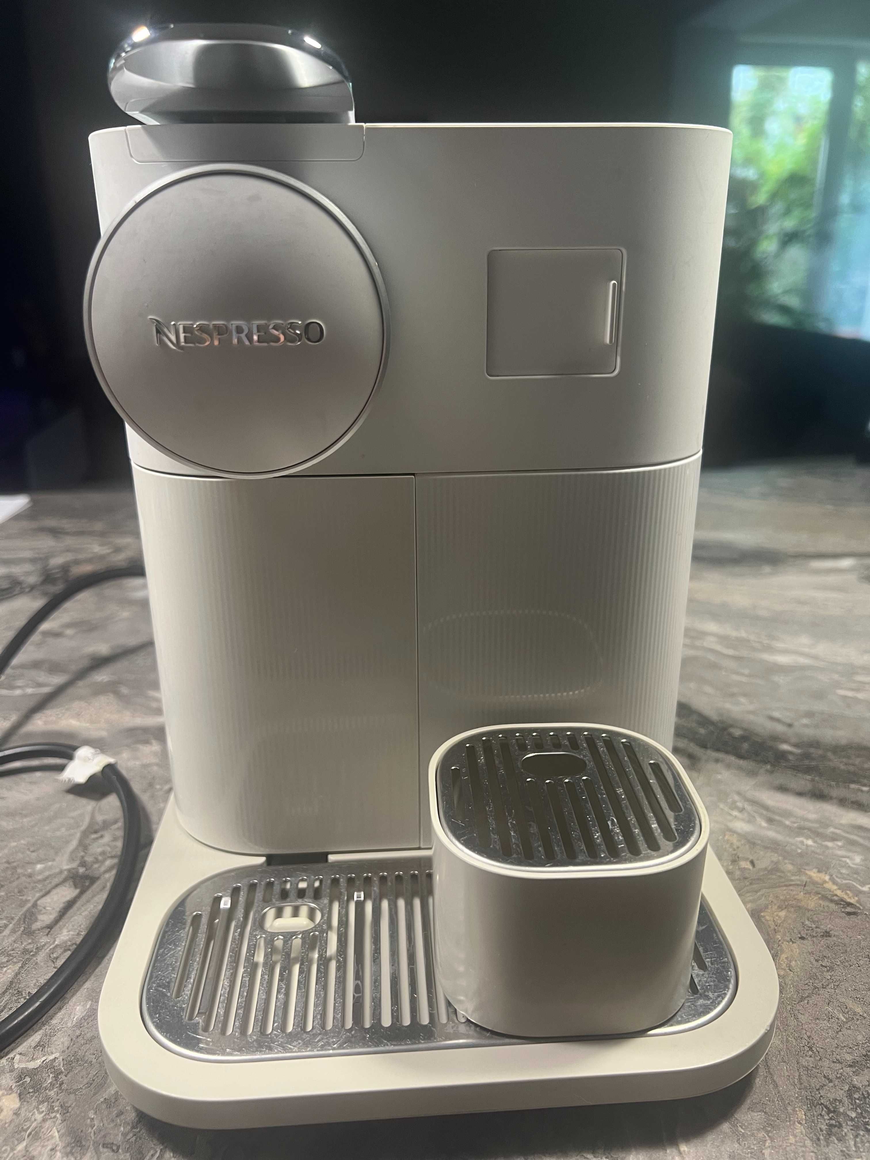 Espressor Nespresso by De'Longhi Gran Lattissima