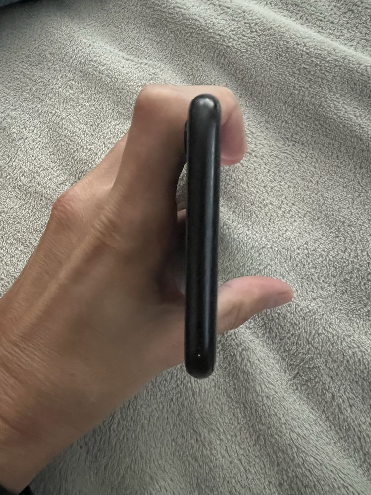 iPhone SE 2 64 гб 100% Батерия