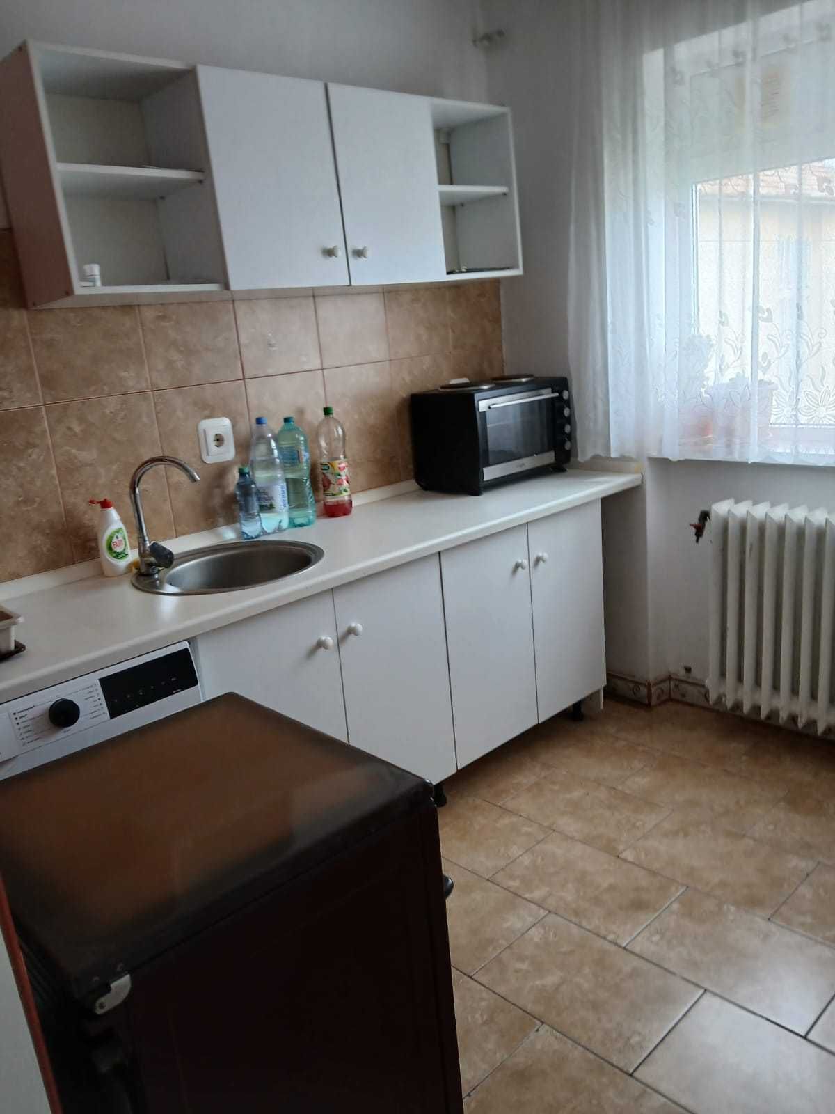 Închiriez apartament 1 cameră zona gării, Arad