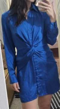 Кралско синя сатенена рокля