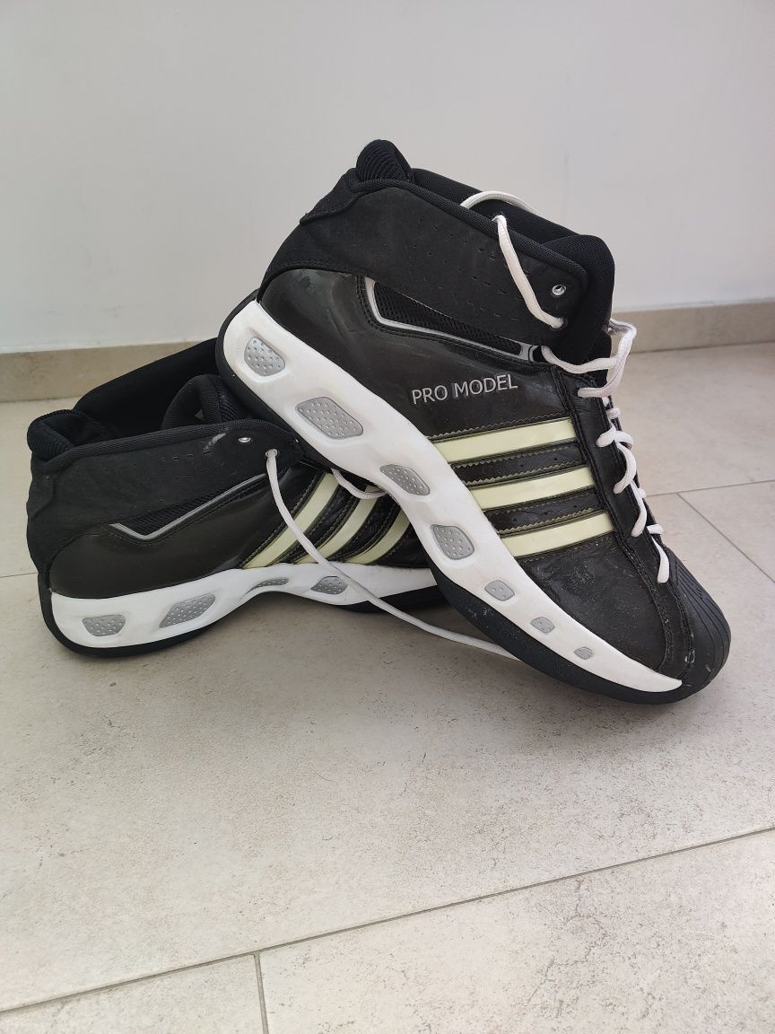 Баскетболни кецове Adidas