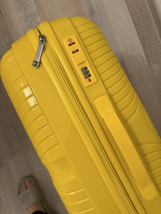 troler galben hard case nou