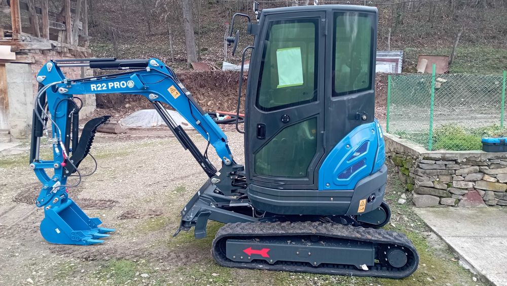 Продавам Багер Rippa R 22 Pro