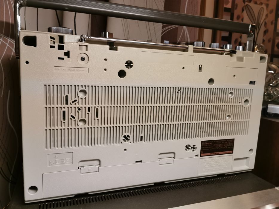 Radiocasetofon/portabil Hitachi trk-7910ez