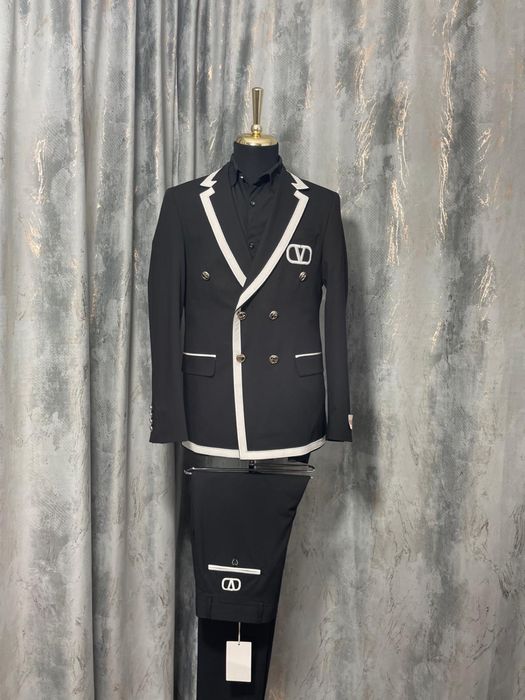 Valentino Costum