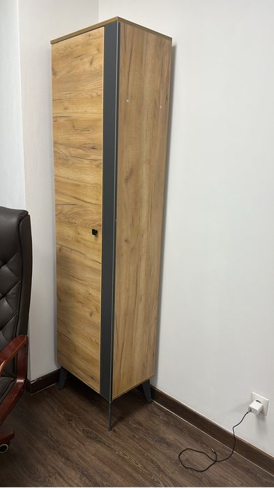 Продам шкафы и прочую мебель для офиса