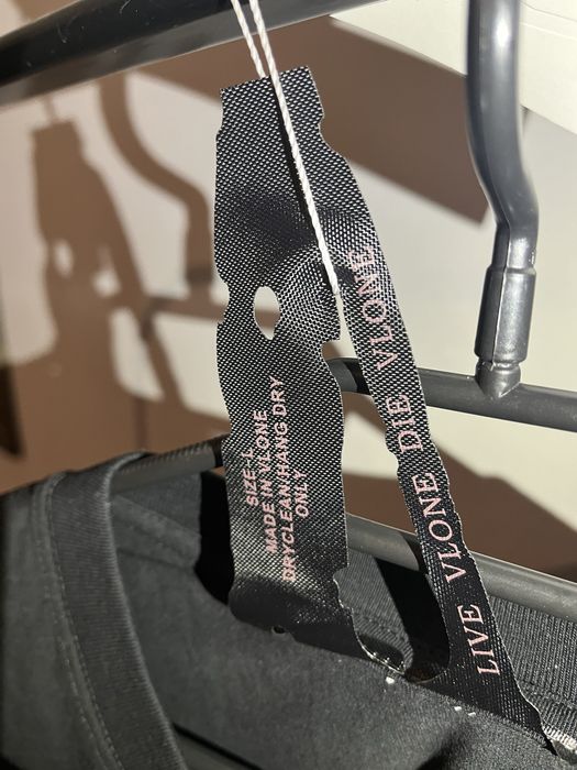 Tricouri Vlone, pret redus