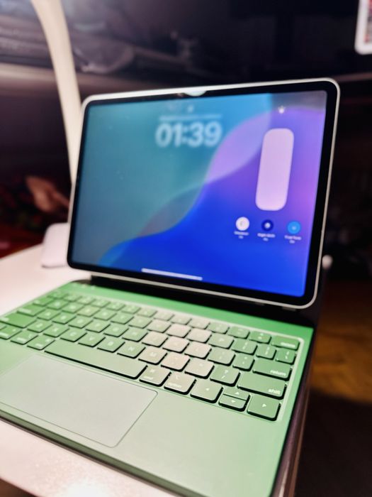 iPad Pro 11” (Gen 3) M1 128 GB, Wi-Fi + 5G bat 92%