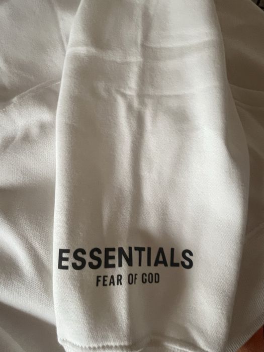 Екип на essentials