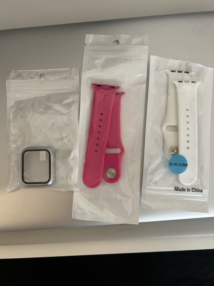 Каишки и протектор кейс за Apple Watch SE.