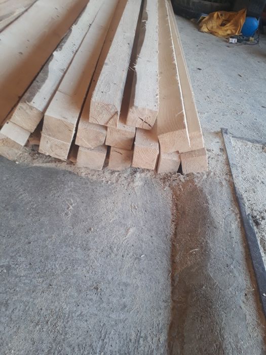 Vând scândură şi capriori