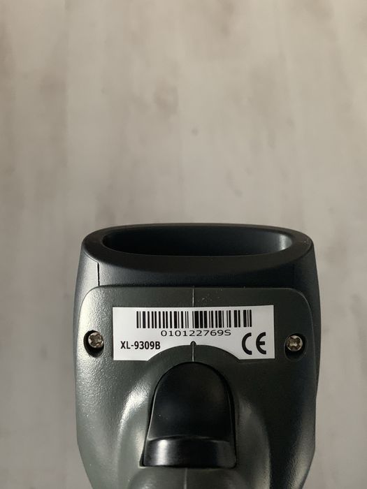 Продавам бежичен четец