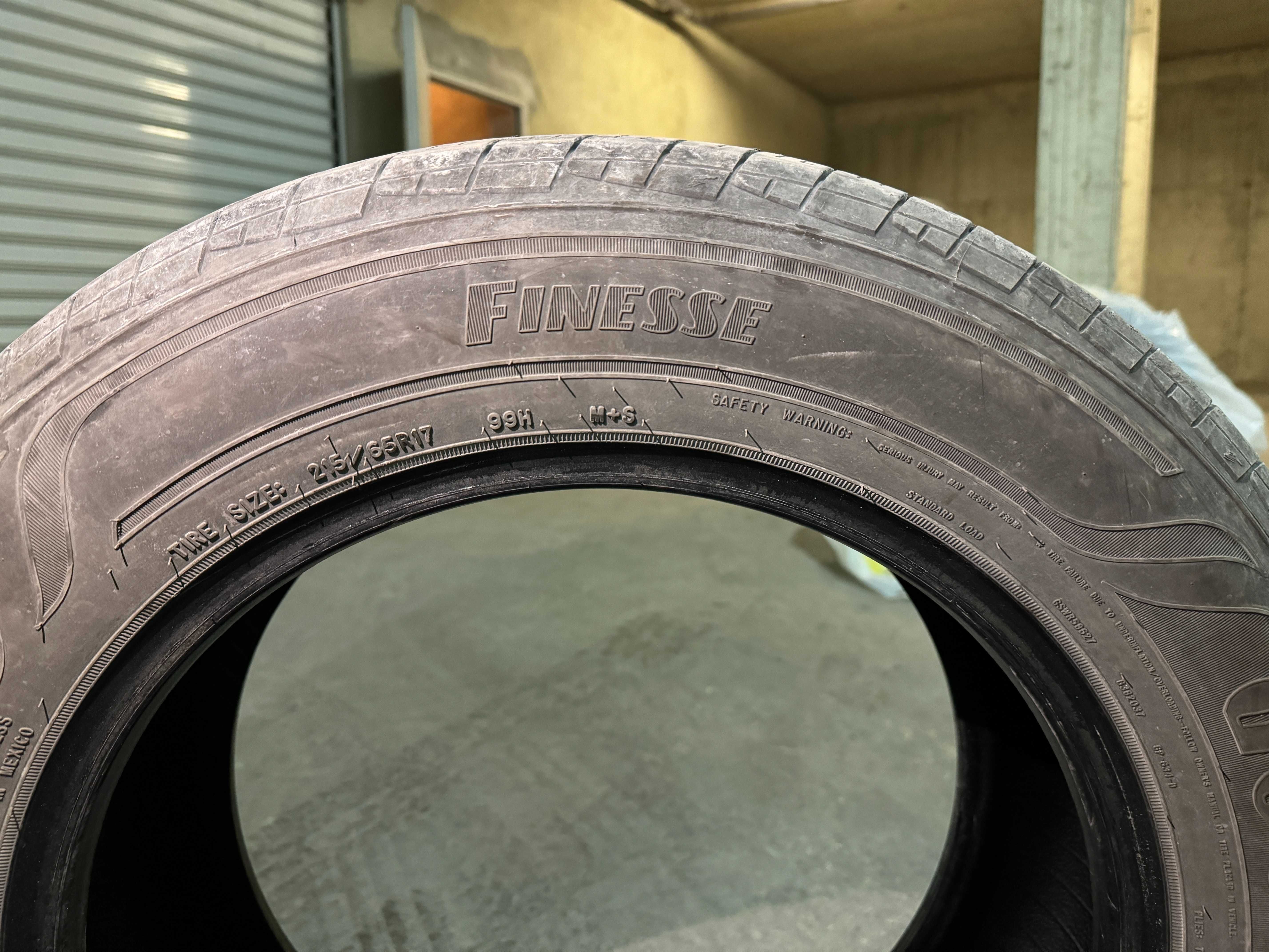 Всесезонни гуми Goodyear 215/65 R17, 4 броя, за SUV или джип