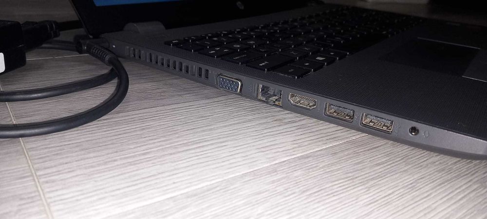 Laptop HP 250 G6 i5-7200U 3.1G/15.6"/8GB ddr4/128GB M.2/Video 2GB/W.11