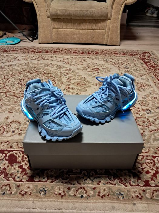 Balenciaga track led