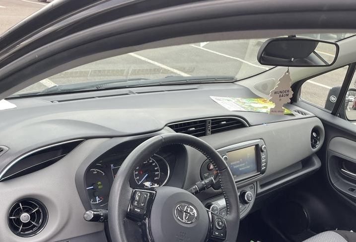 Toyota yaris hibrid 2020