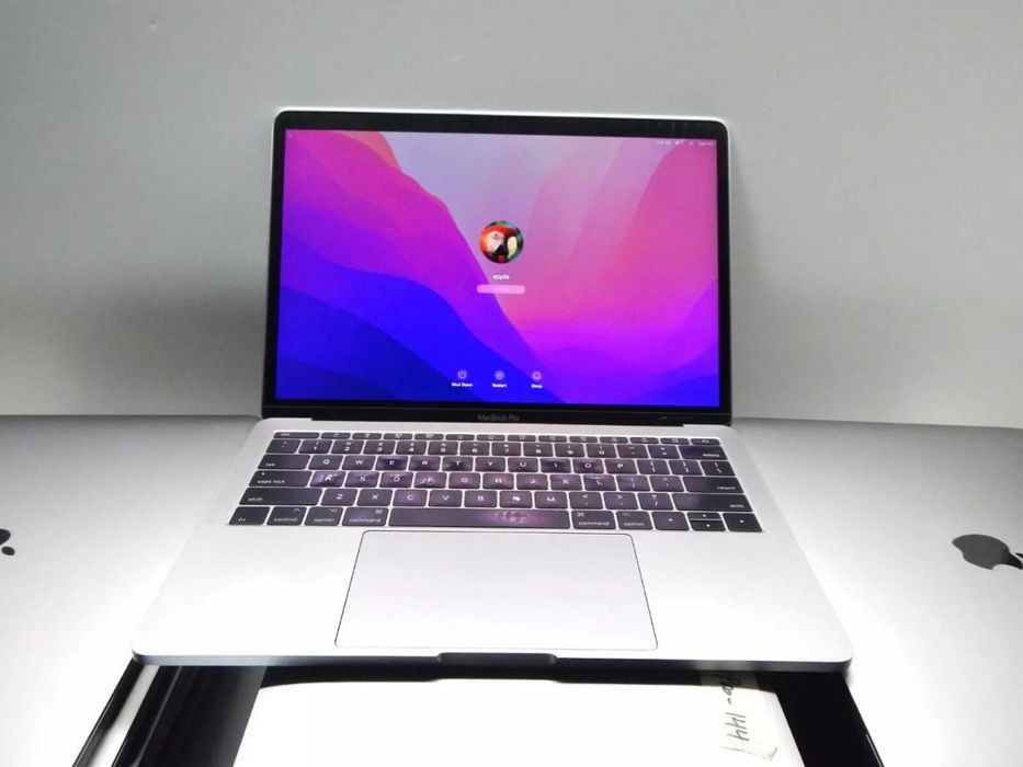 MacBook Pro 13 inch 2017 skidka