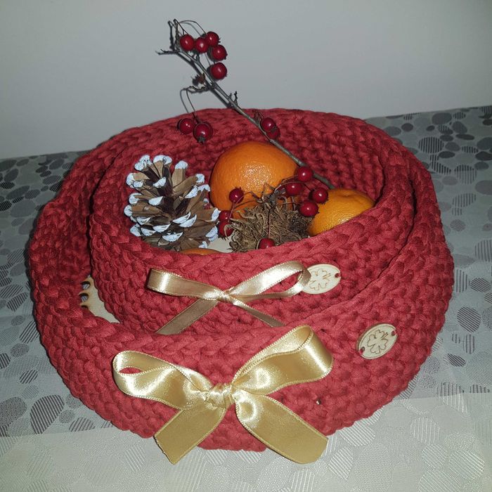 Плетено на една кука панерче с дървено дъно