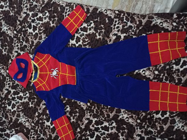 Продам новогодний костюм человека паука