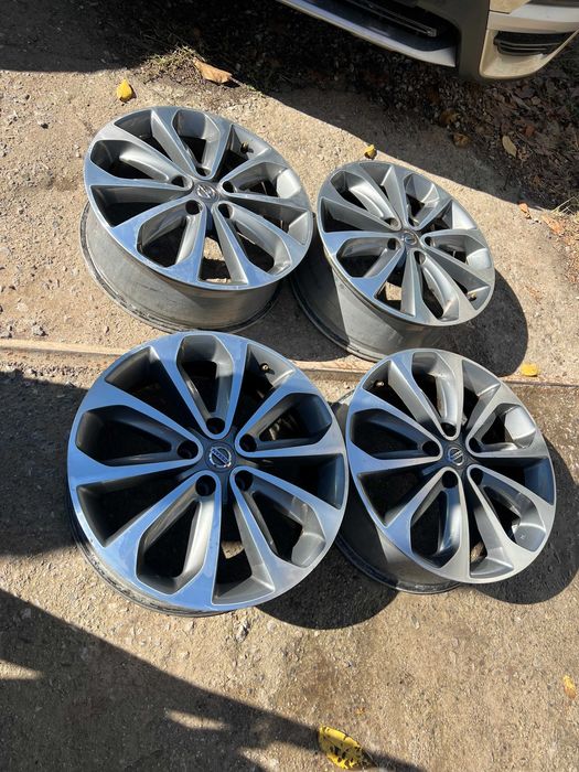Nissan джанти 18 цола 5x114.3 – отлично състояние