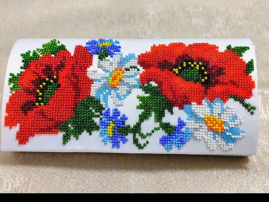 Plic poseta cusuta cu mărgele