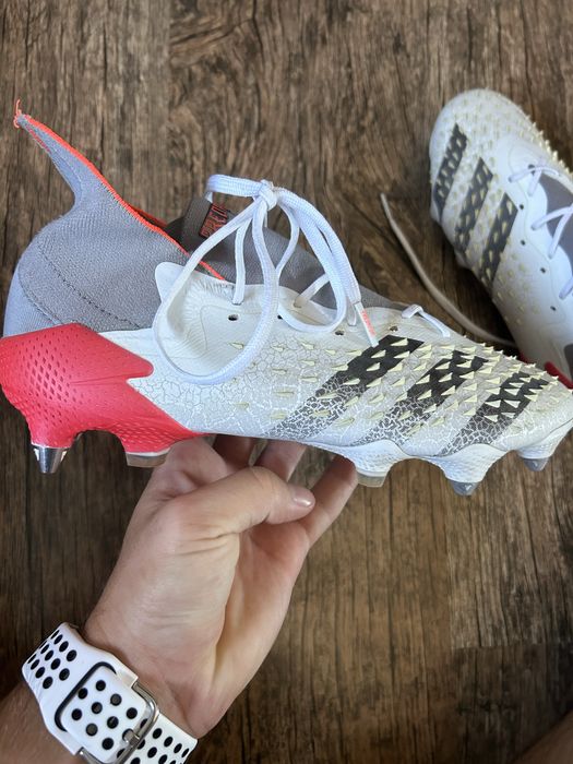 Професионални бутонки adidas Predator Freak 40,5