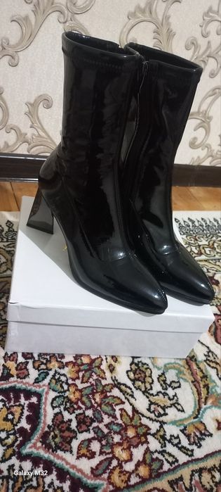 Yozgi ikkita oyoq kiyim ham qo'shib beraman