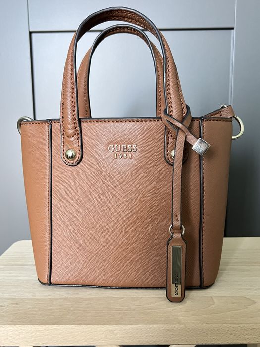 Малка чанта Guess