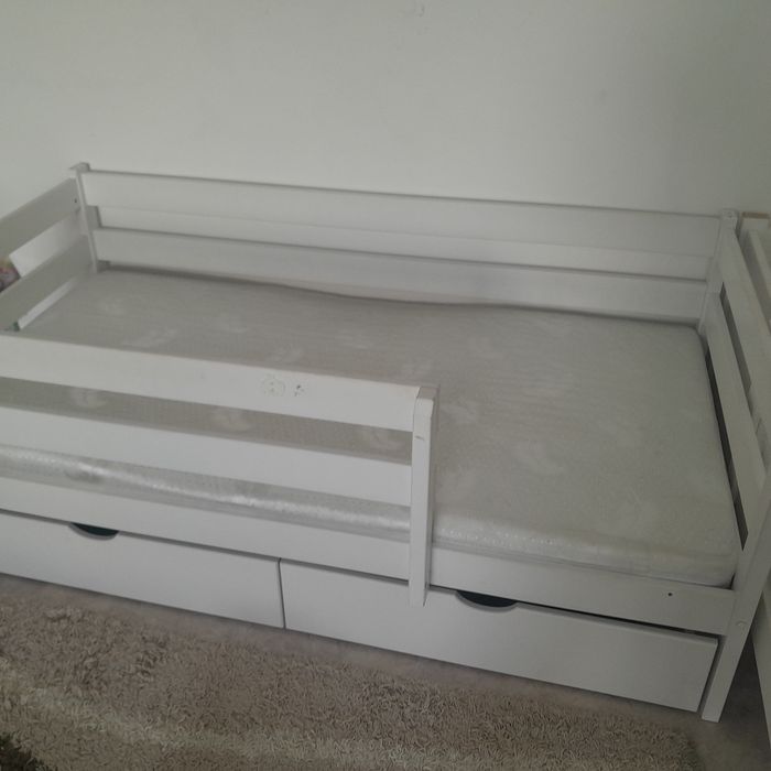 Детская кровать с матрасом