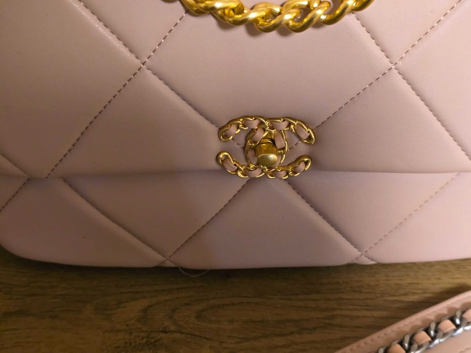 Chanel дамска чанта в цвят пудра естествена кожа