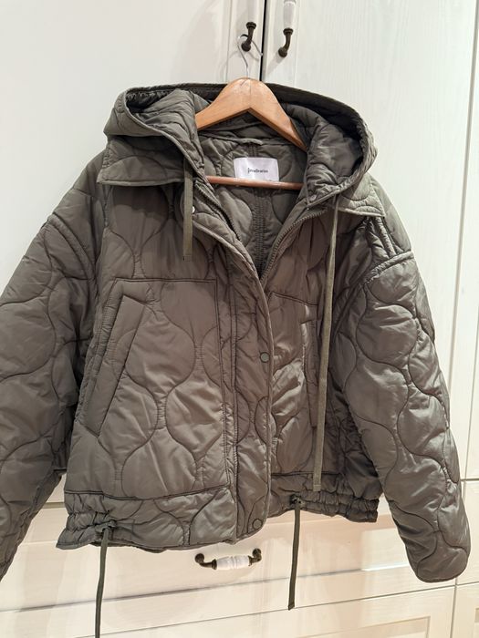 Stradivarius каки цвят яке М размер без забележки