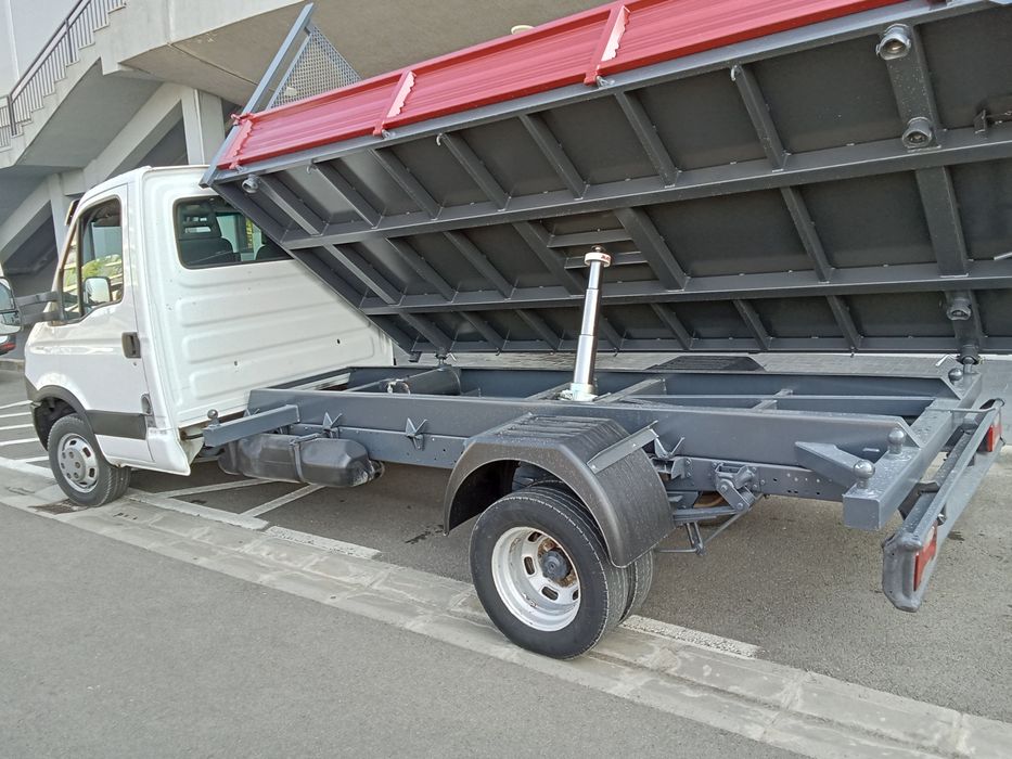 Iveco basculabil pe 3 parti 50c17
