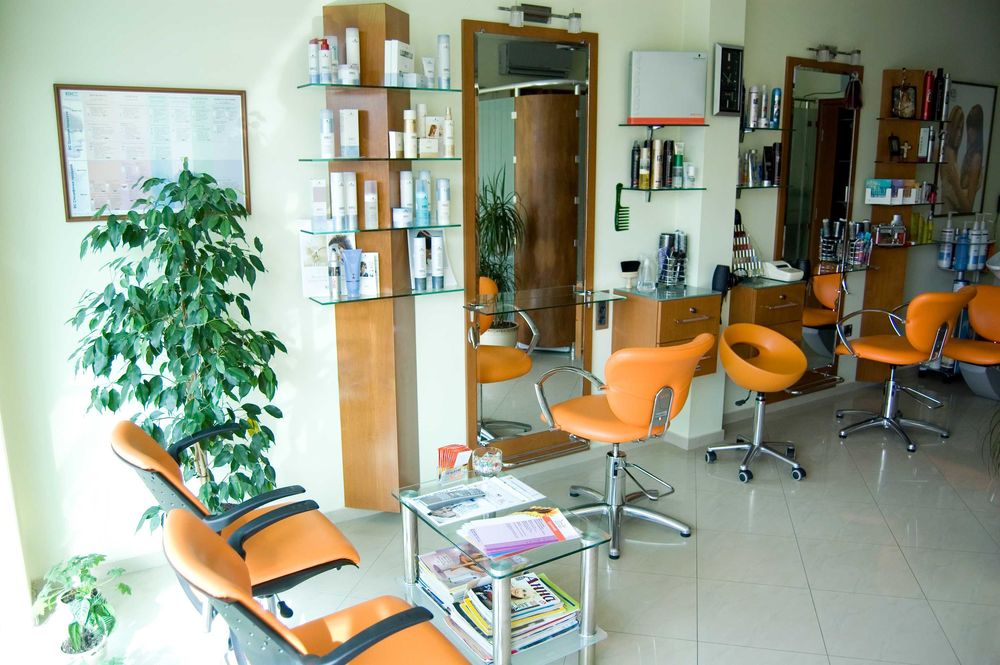 Мебели за обзавеждане на фризьорско място